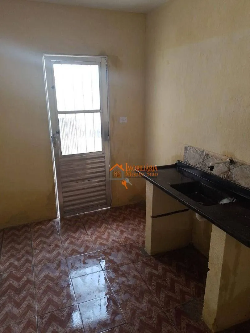 Imagem Sobrado com 4 dormitórios à venda, 200 m² por R$ 426.000,00 - Cidade Soberana - Guarulhos/SP
