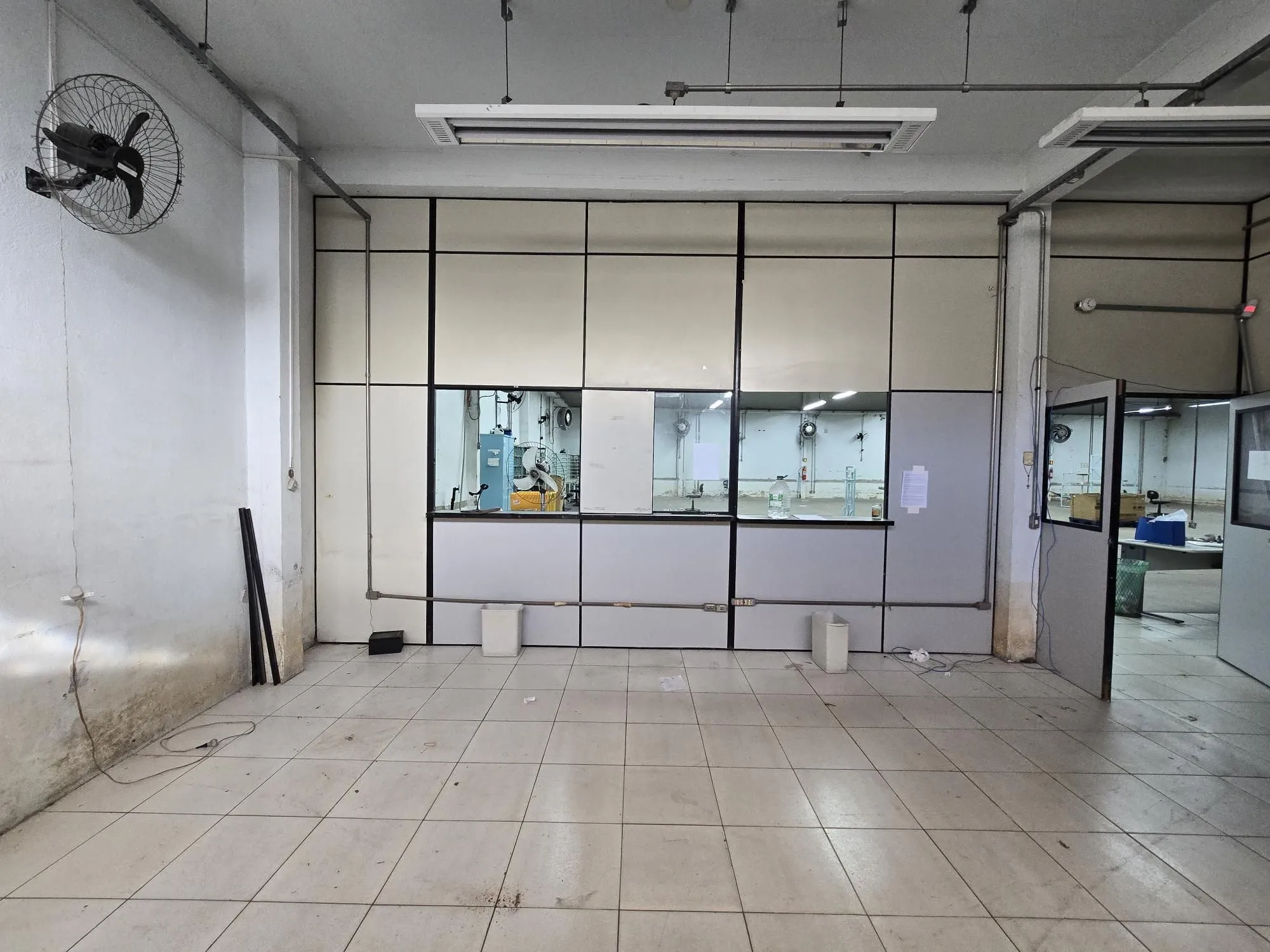 Imagem Galpão Logístico 2.000 m² com Doca e Pé-Direito Alto - Localização Estratégica