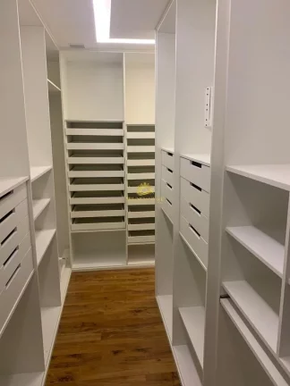 Imagem Com uma localização privilegiada, este imóvel oferece todo o conforto e comodidade que você proc...