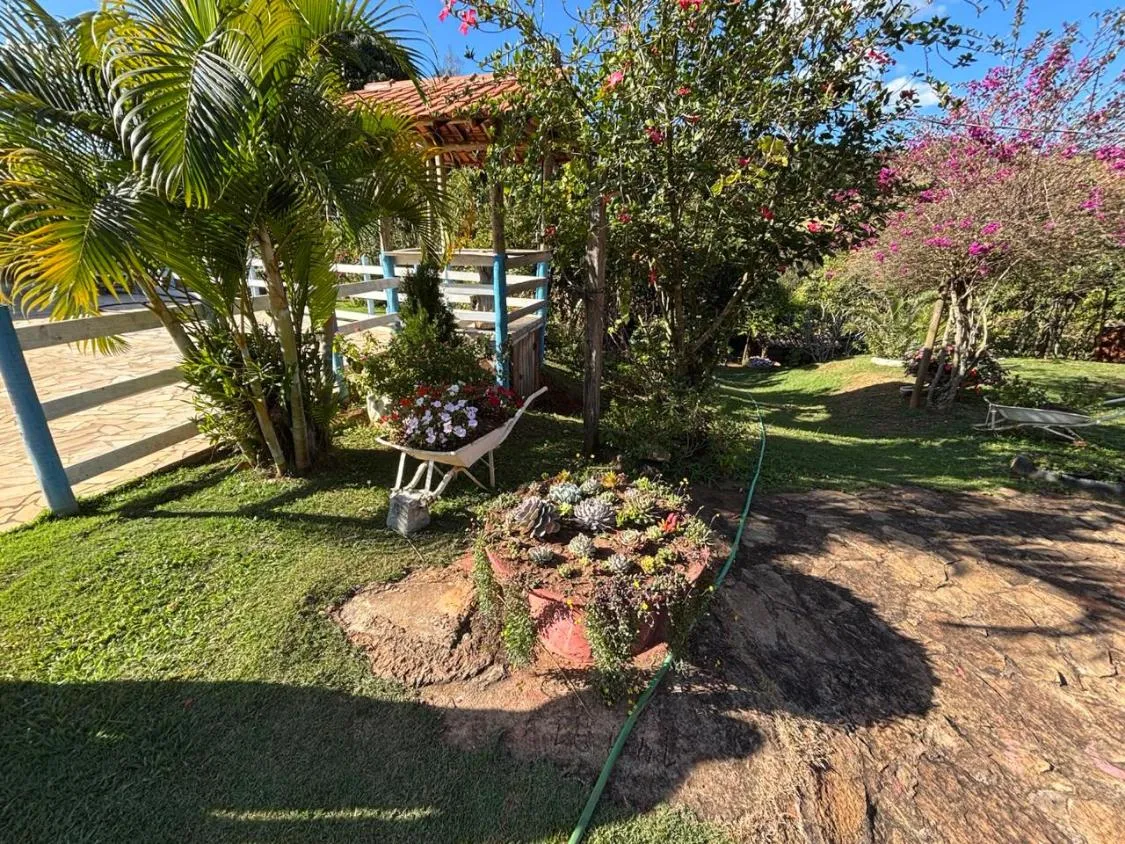 Imagem "vendo 6 Hectares de Sossego em Entre Rios de Minas"