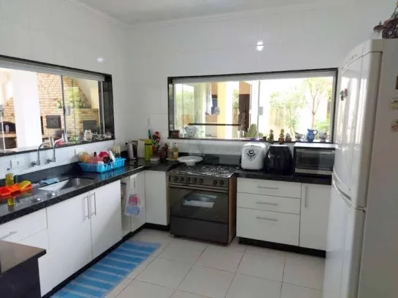 Imagem SOBRADO LADO PRAIA COM 6 SUITES PERTINHO DA PRAIA COM PISCINA