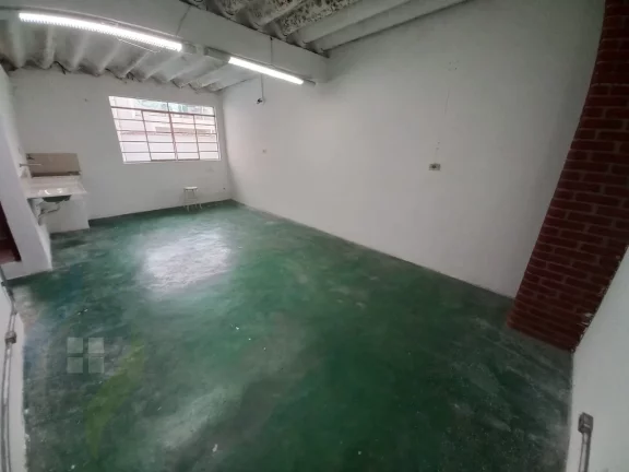 Imagem ACEITA TROCA PERMUTA!! Casa de 3 dormitórios sendo 1 suíte, 4 banheiros, 4 vagas, com 327m² em Taboão, São Bernardo do Campo