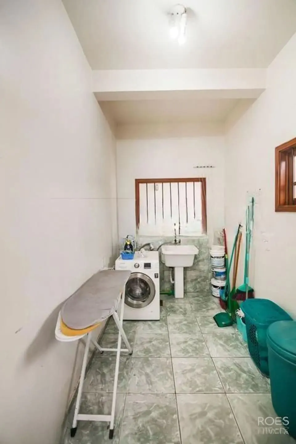 Imagem Casa de 4 dormitórios à venda no Bairro Rubem Berta, Porto Alegre.
