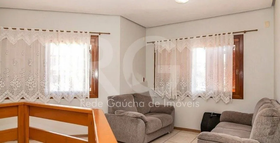 Imagem Casa para Venda - 287m², 4 dormitórios, sendo 1 suites, 4 vagas - Partenon