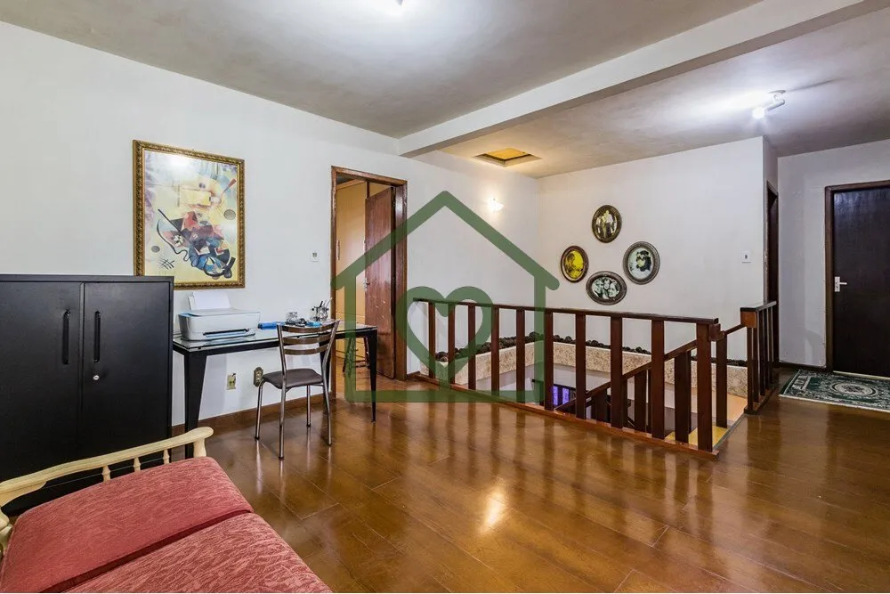 Imagem Descubra essa incrível casa à venda em Porto Alegre, no bairro Vila Ipiranga, uma das regiões mai...
