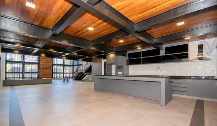 Imagem Casa Alto Padrão com 3 Quartos à Venda em Butiatuvinha – 455m