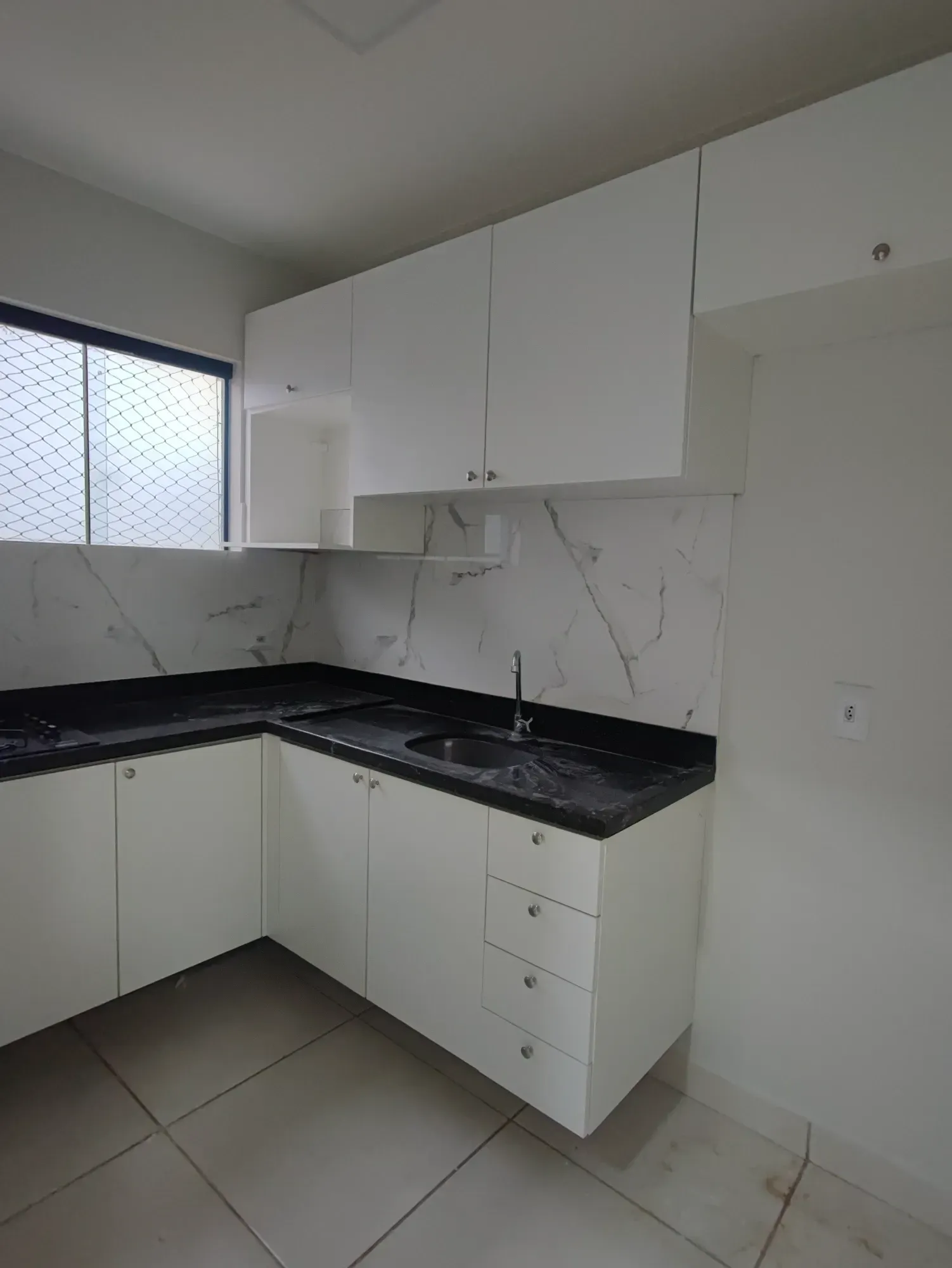 Imagem Sobrado com 3 Quartos para Alugar, 88 m² em Monte Castelo - Campo Grande