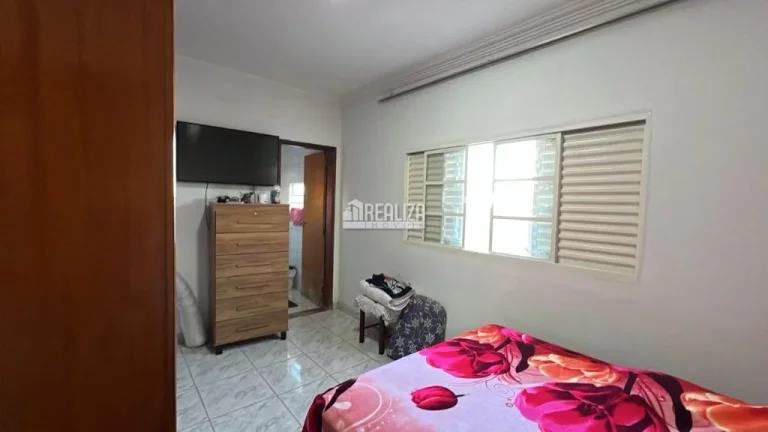 Imagem Casa à venda no bairro São Benedito em Uberaba | 3 dormitórios, suíte, churrasqueira e quintal