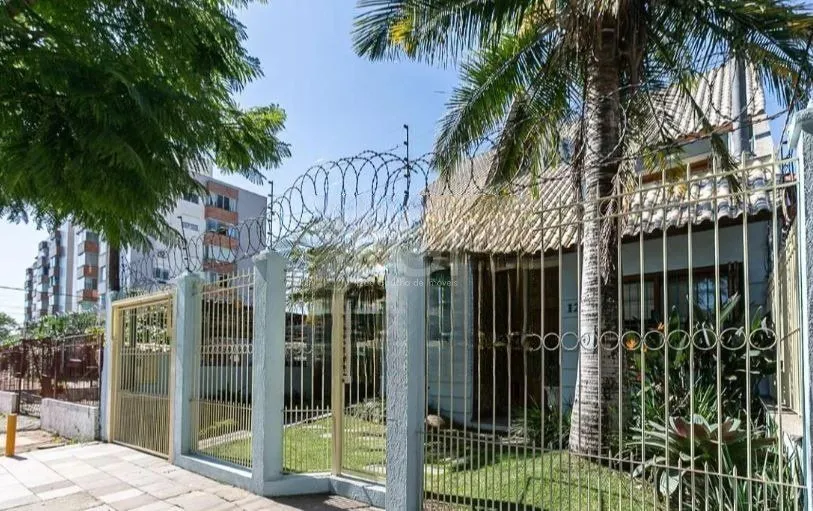 Imagem Casa para Venda - 336m², 4 dormitórios, sendo 1 suites, 2 vagas - Camaquã
