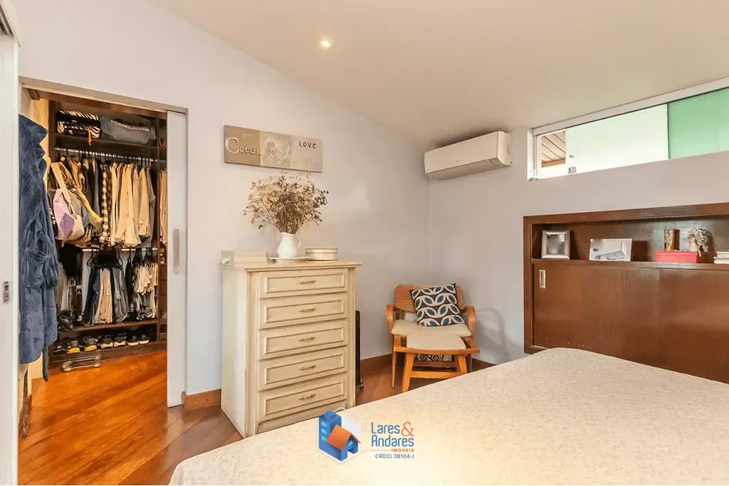 Imagem Casa à venda 4 Quartos 4 Suites 3 Vagas 220M² Bosque da Saúde São Paulo - SP