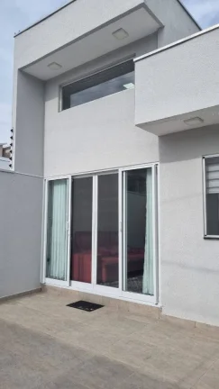 Imagem Casa térrea, 3 dormitórios (1 suíte), 2 vagas, Sjc.