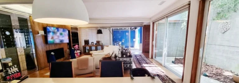 Imagem Casa Tríplex Vila Nova Conceição - 245M², 3 Dorms, 3 Suítes, 2 Vagas, Quadra, Lavanderia, Jardim, Split.