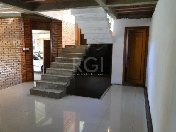 Imagem Casa Condominio para Venda - 480m², 3 dormitórios, sendo 2 suites, 2 vagas - Elsa