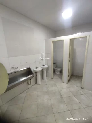 Imagem Galpão Comercial para Locação em Barueri-SP, Chácaras Marco: 2 banheiros, 4 vagas, 690m² de área!