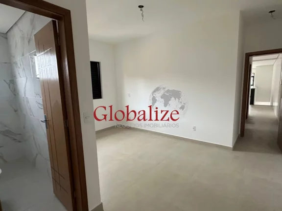 Imagem Casa Sobreposta alta à venda com 80m², 2 suítes, churrasqueira, 1 vaga por R$695.000,00 na Vila Belmiro em Santos