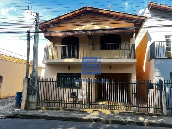 Foto do imóvel Casa com 3 dormitórios à venda, 177 m² por R$ 520.000 - Centro - Socorro/SP