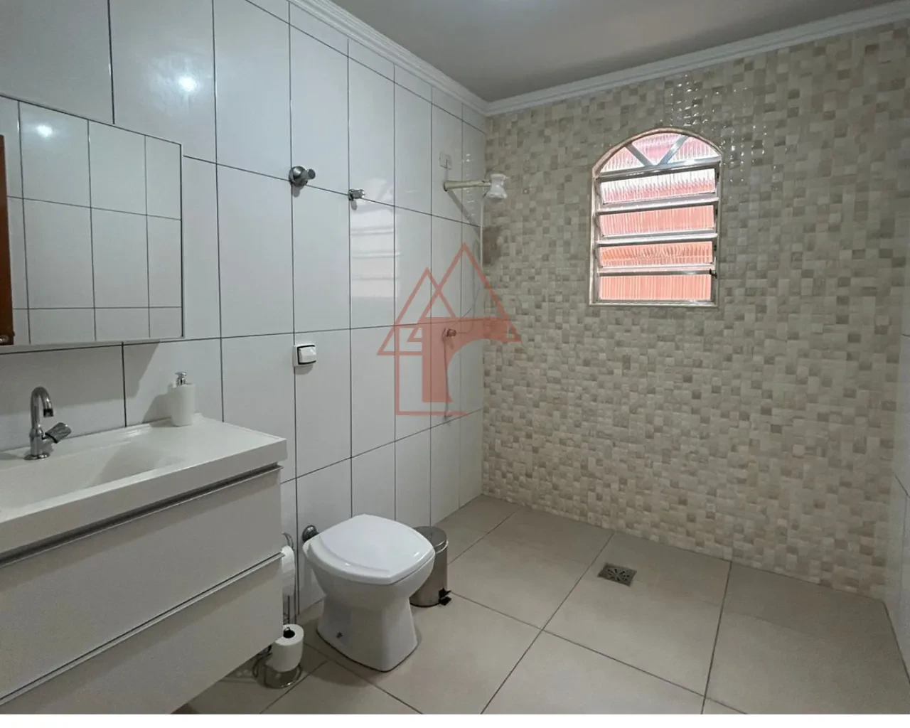 Imagem Sobrado com 3 Quartos à Venda, 166 m² em Vila Ponte Nova - Cubatão