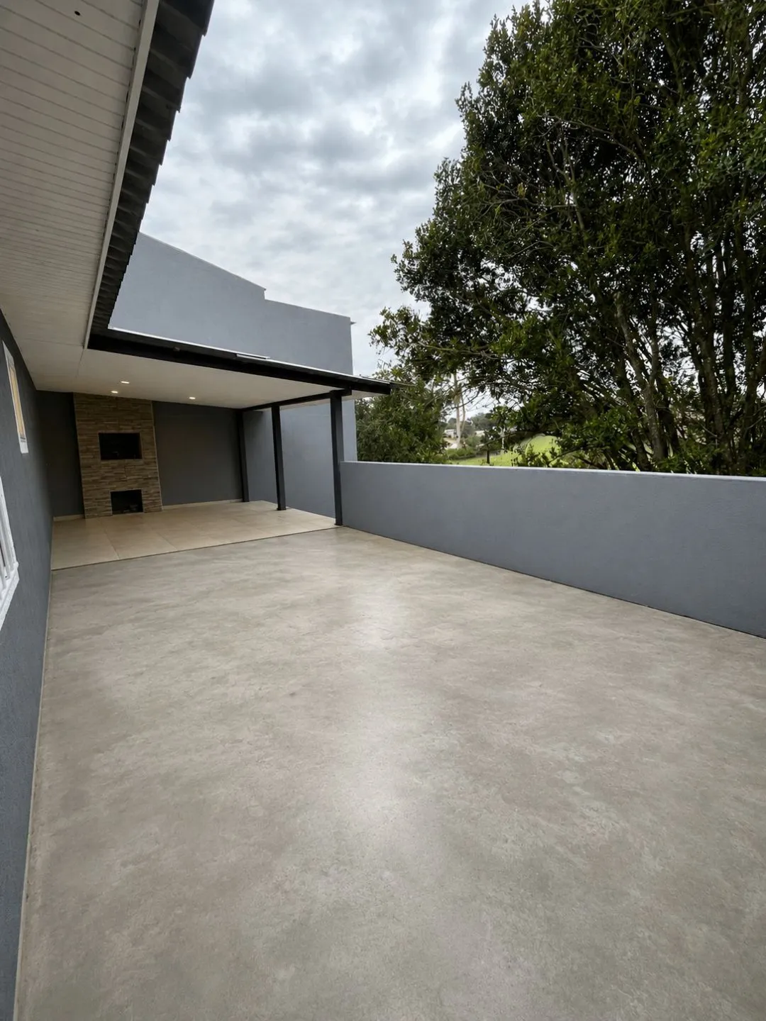 Imagem Casa totalmente reformada na Rua dos Açores em Viamão!