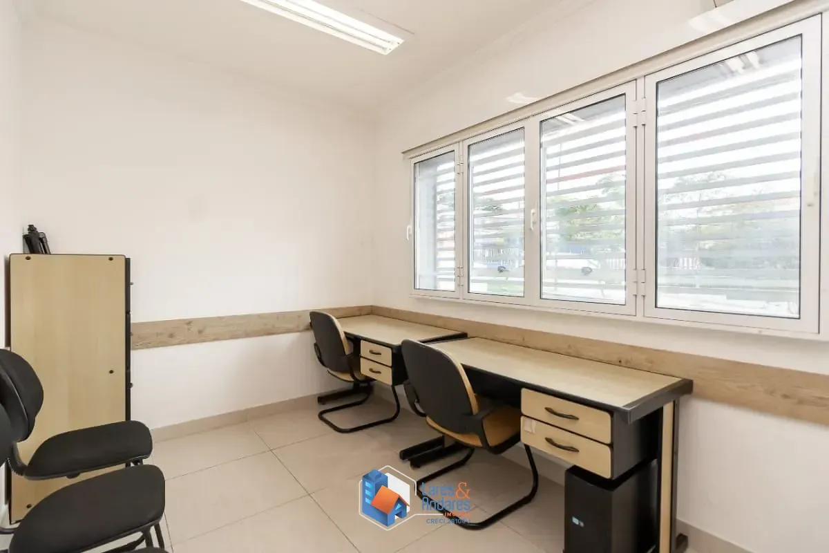 Imagem Casa comercial para venda em Interlagos, 265m²