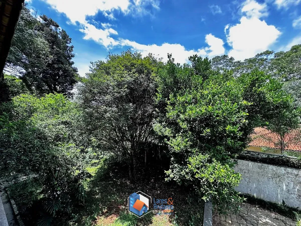 Imagem Casa para venda em Interlagos com 4 quartos, sendo 2 suítes, 380m²