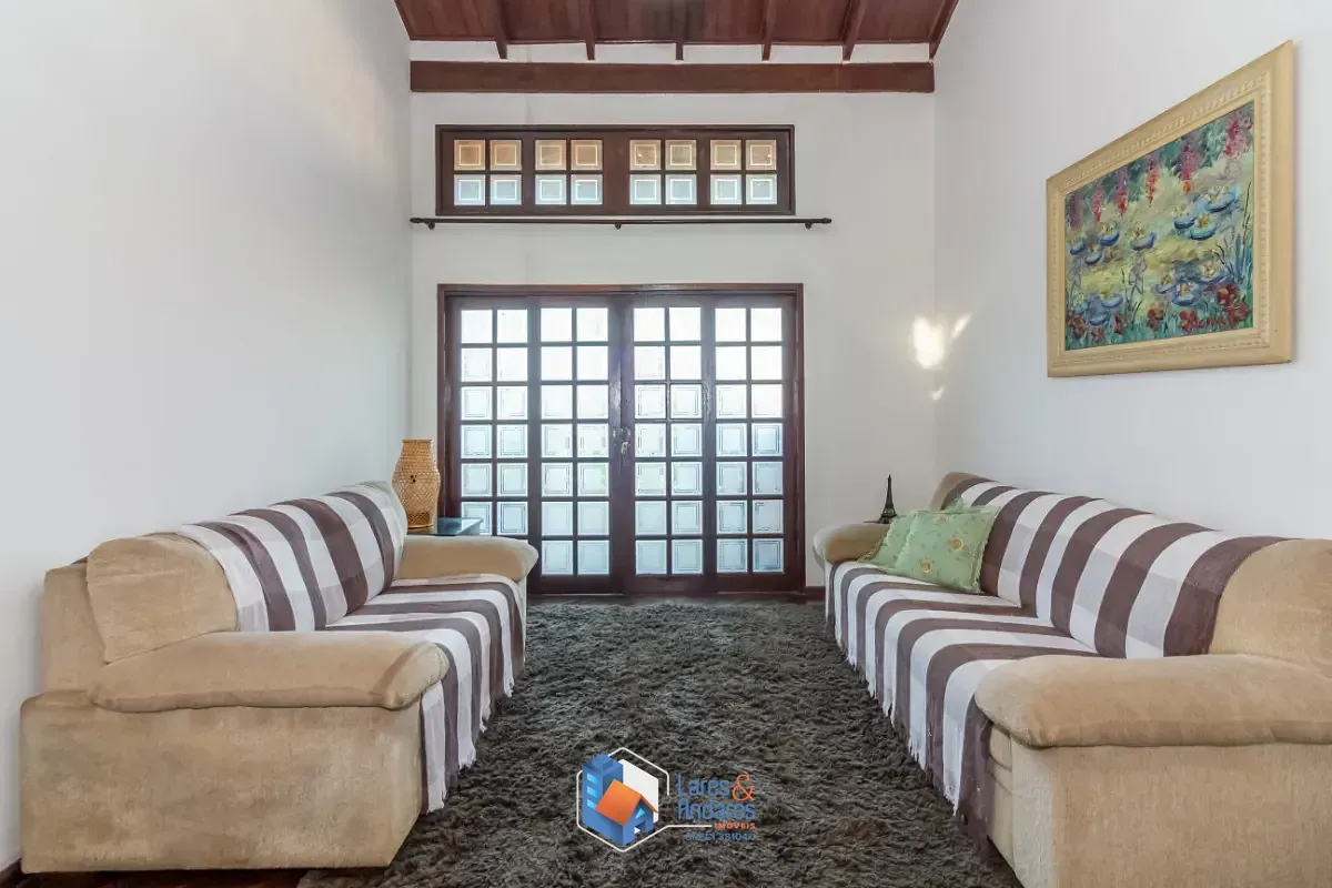Imagem Sobrado para venda em Jardim Regina com 3 quartos, sendo 1 suíte, 224m²