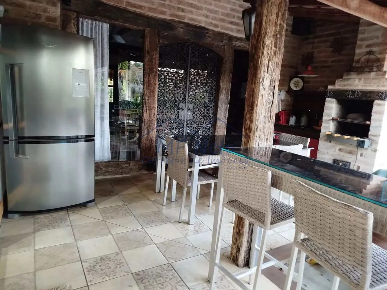Imagem Casa em condomínio de chácaras à 300 m do centro

Área total 671 m2- área construída 240 M2

C...