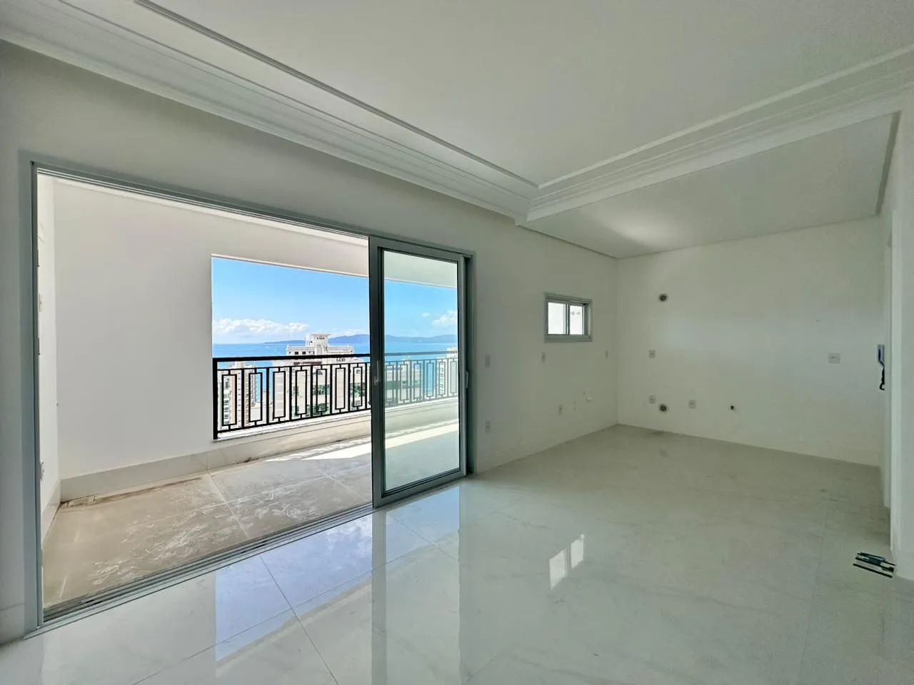 Imagem Apartamento com vista para o mar à venda com 160m2 por R$ 2.850.000,00