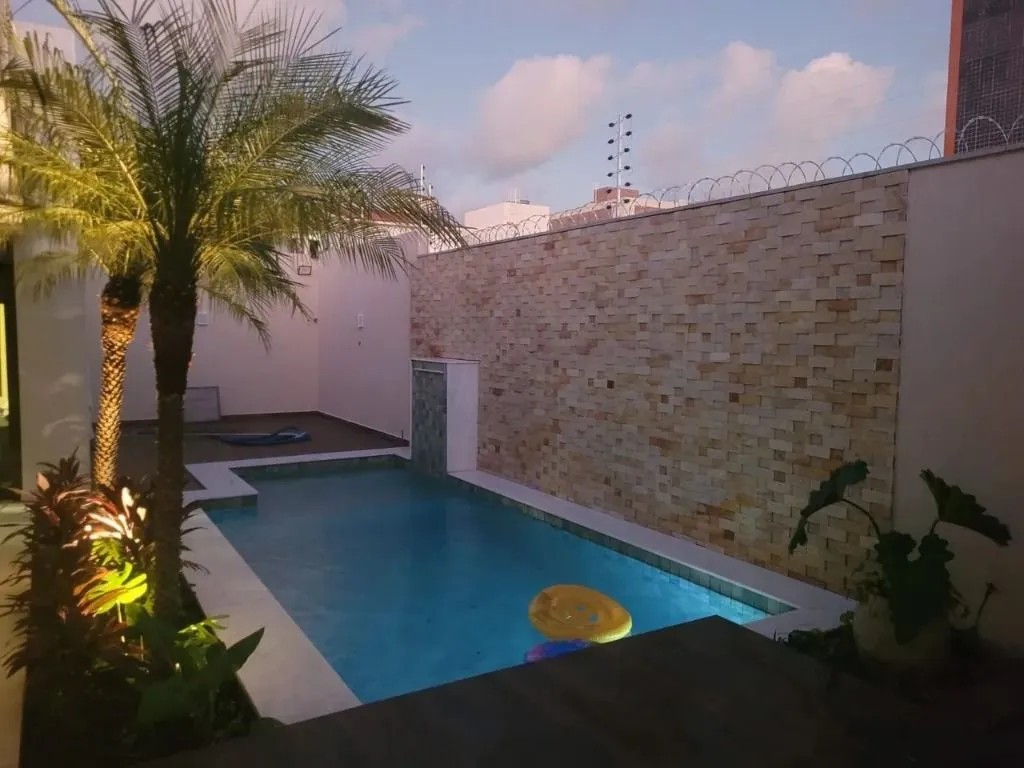 Imagem Casa térrea com 4 quartos, piscina e energia solar no Altiplano. Conforto, tecnologia e localização nobre em João Pessoa.