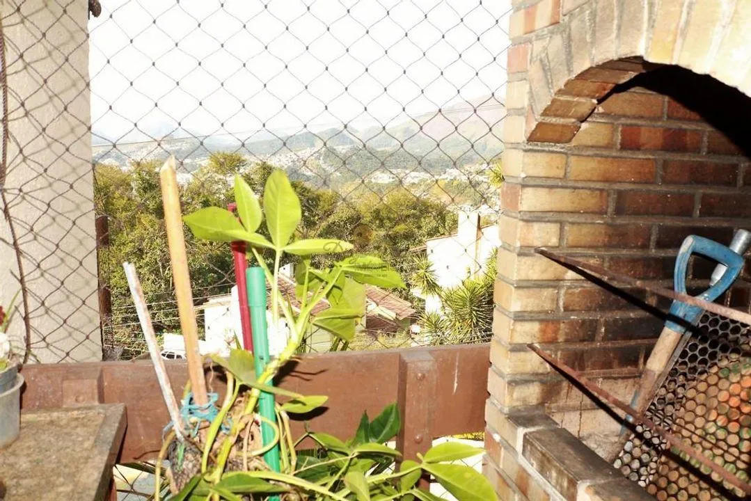 Imagem Casa em Condomínio para Venda em Teresópolis / RJ no bairro Iucas