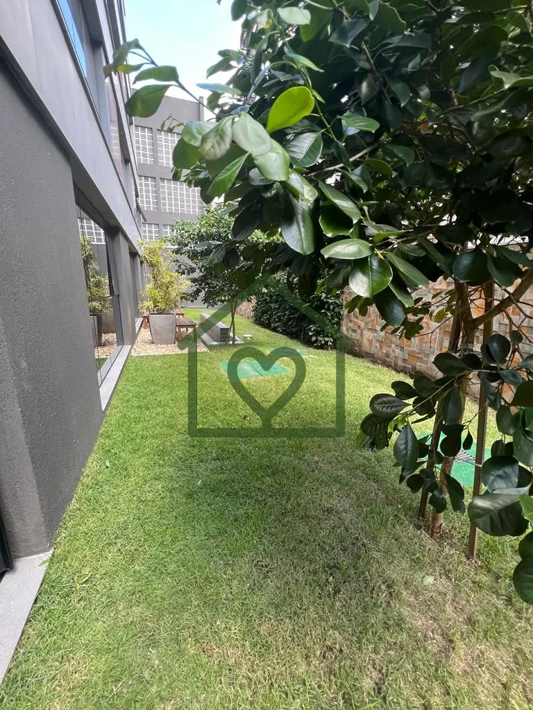 Imagem Vendo Sala comercial no bairro Menino Deus. Imóvel conta com 36 m² de área privativa, com piso e ...