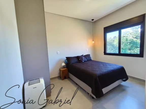 Imagem Venda de Casa em Condomínio de Alto Padrão em Vinhedo-SP - 3 Quartos, 3 Suítes, 2 Salas, 4 Banheiros, 6 Vagas, 272m².
