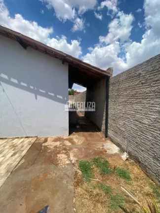 Imagem Casa de 2 dormitórios à venda no Residencial 2000, Uberaba