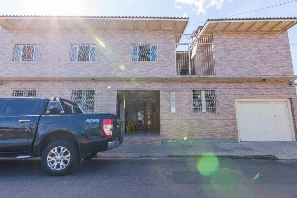 Imagem Casa com 3 quarto e 230m² à venda em Farrapos, Porto Alegre.