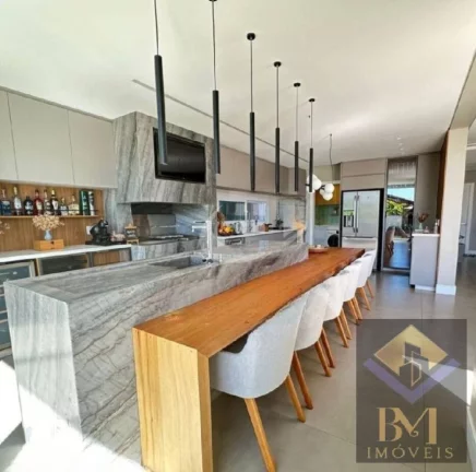 Imagem Belíssima casa de altíssimo padrão, combinando luxo, conforto sofisticação.