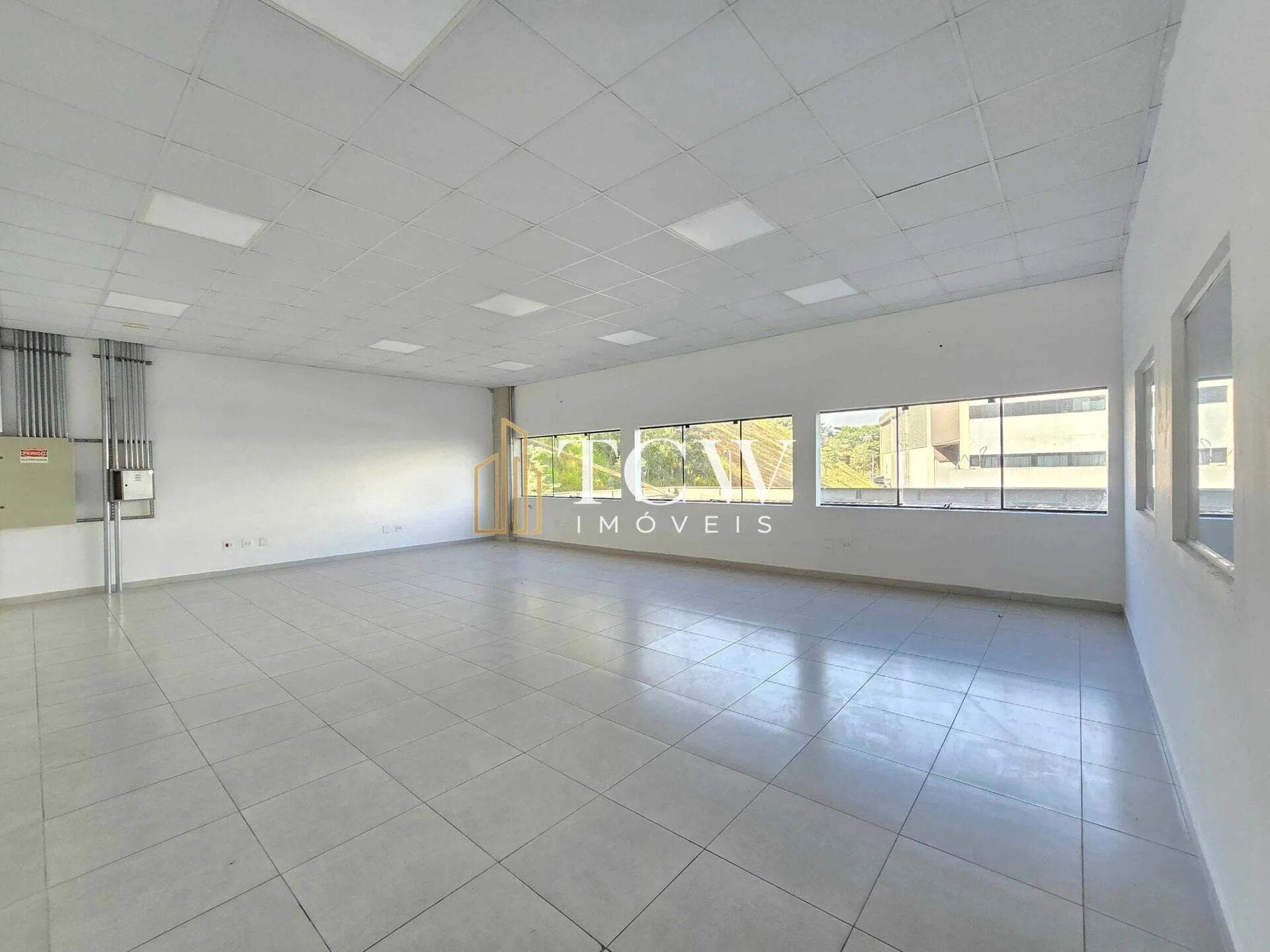 Imagem Galpão Logístico com 8 Docas para Locação em Guarulhos/SP | 5.000 m²