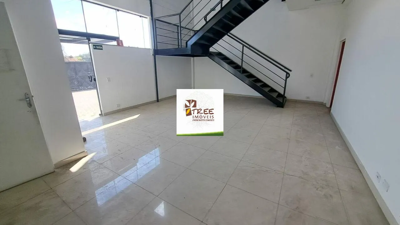 Imagem LOCAÇÃO DE GALPÃO COMERCIAL NO TABOÃO, EM MOGI DAS CRUZES/SP, 7.530m² com pateo de 2.000m², área fabril de 4.500m², 03 docas e ZUP 1. CONSULTE-NOS.