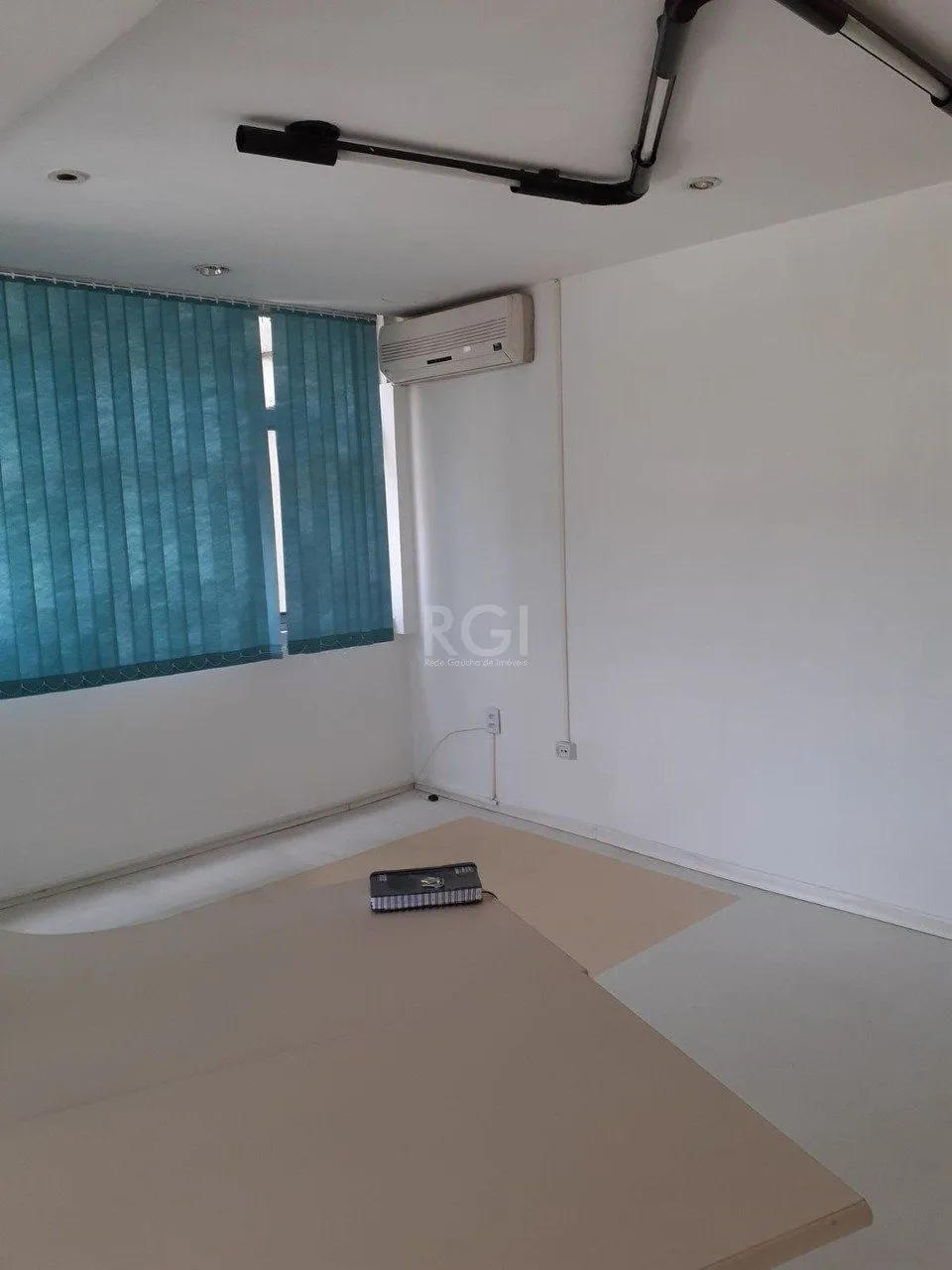 Imagem Conjunto/Sala para Venda - 96m², 0 dormitórios, Bom Fim