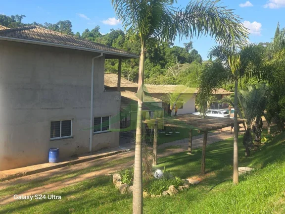 Imagem Aluga-se Chácara Ampla em Atibaia com 4.500 m² de Terreno