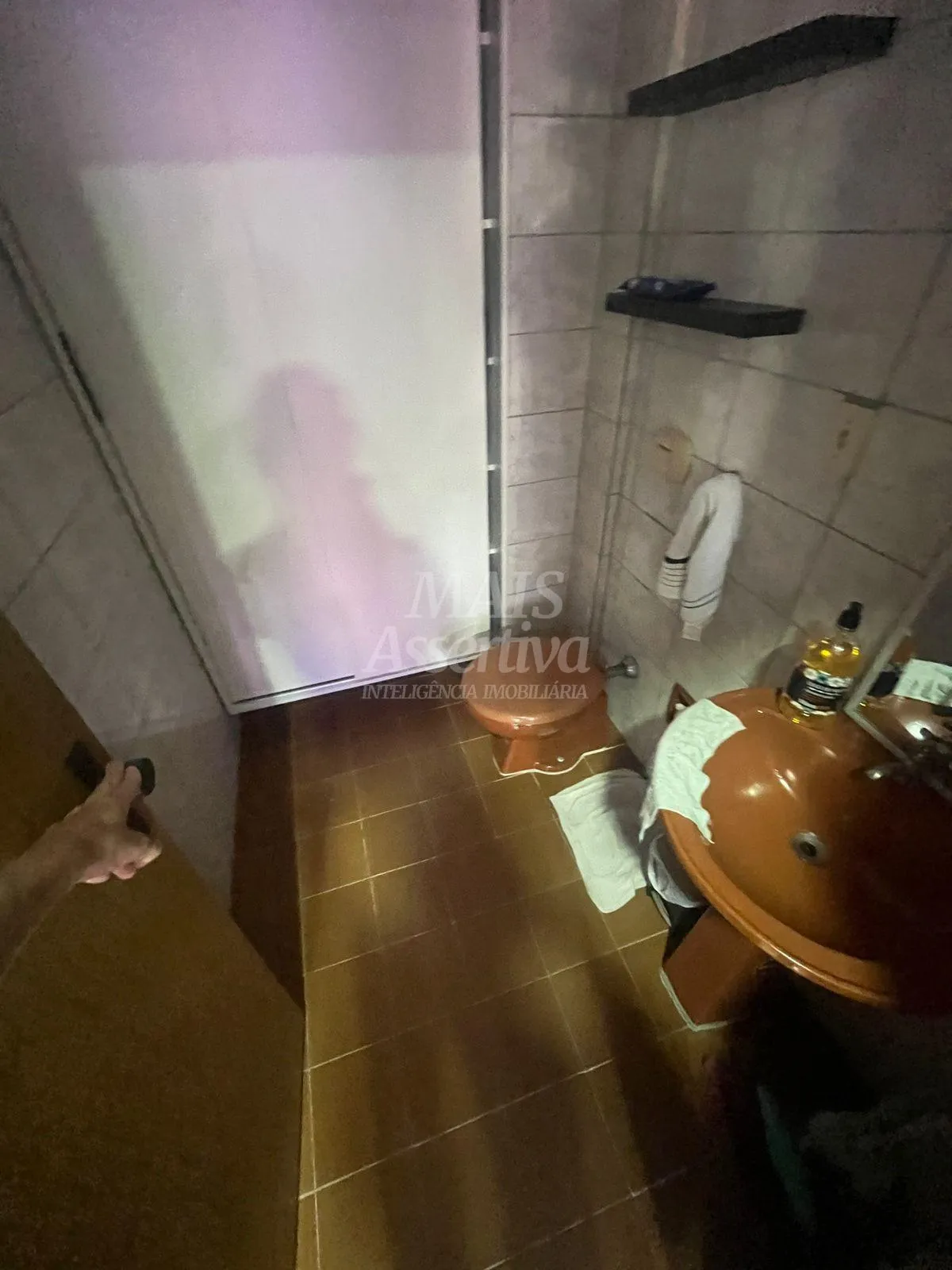 Imagem Excelente sala comercial mobiiada, para venda, localizada no Centro Empresarial Monte Carlo, Centro...