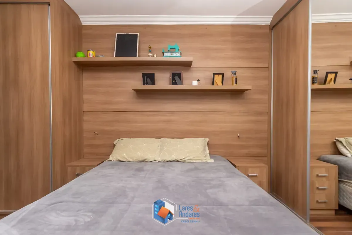Imagem Sobrado para venda em Parque São Domingos com 3 quartos, sendo 3 suítes, 190m²