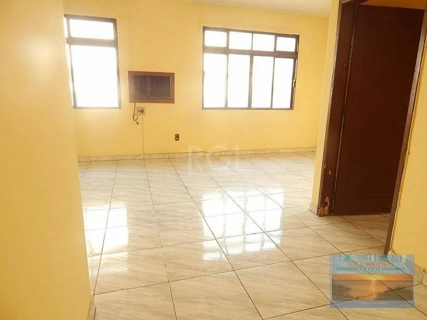 Imagem Casa para Venda - 120m², 3 dormitórios, 5 vagas - Nonoai