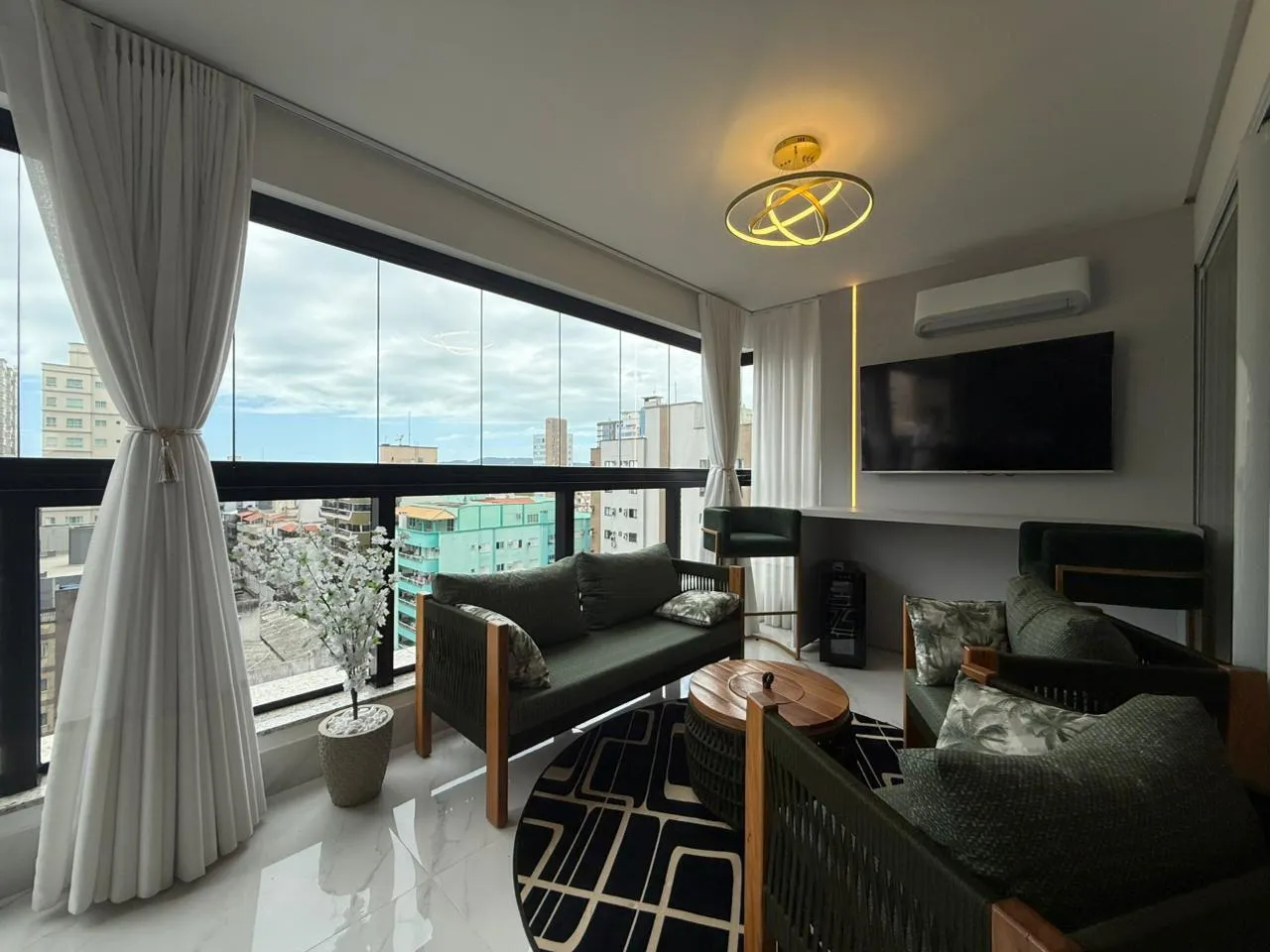 Imagem Apartamento com vista para o mar à venda com 180m2 por R$ 5.300.000,00