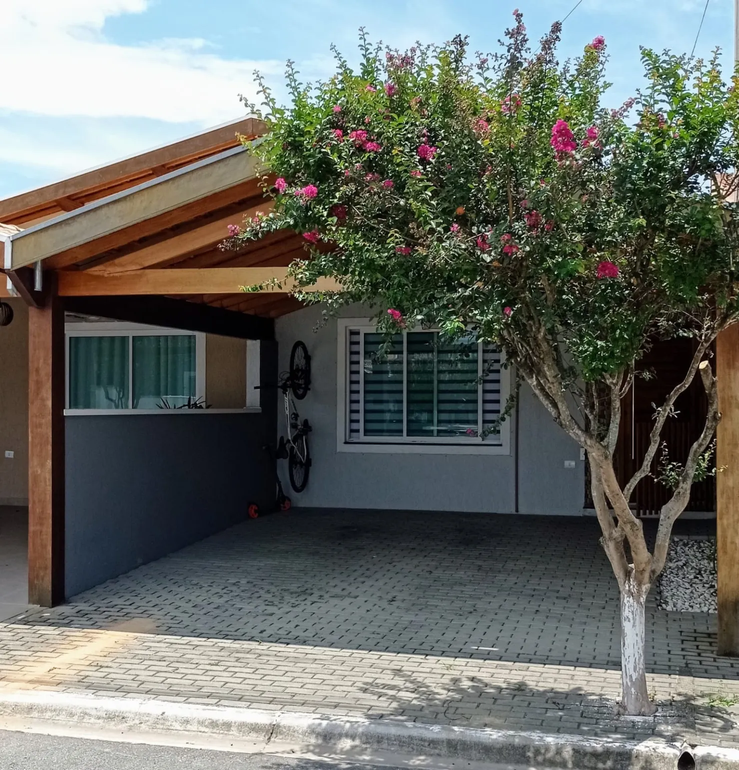 Imagem Casa à venda com 3 dormitórios sendo um suíte com uma bela área gourmet, Vila dos Comerciários 2, Taubaté, SP