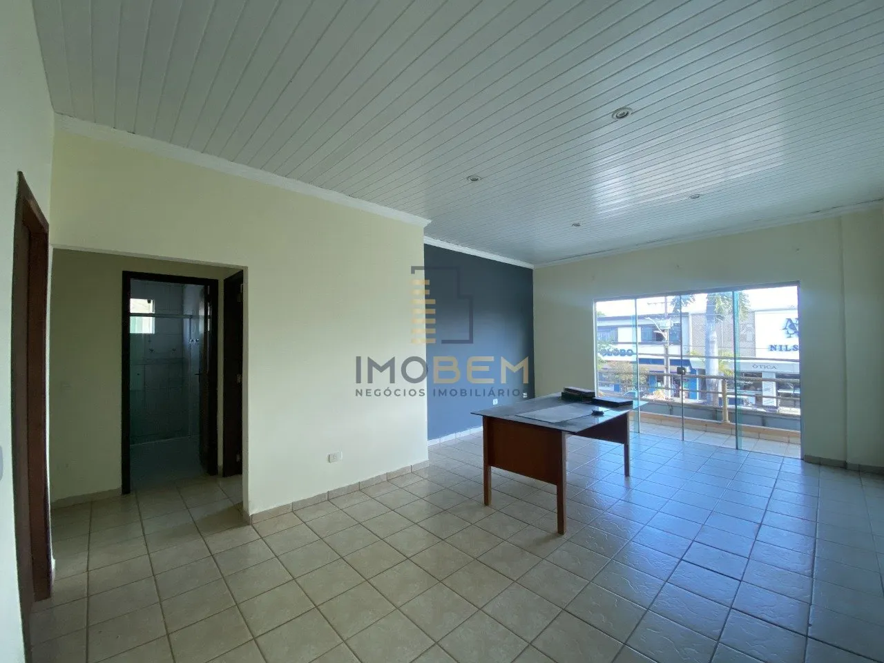 Imagem Excelente espaço de coworking disponível para alugar no Setor Comercial de Sinop. 

Com uma área ...