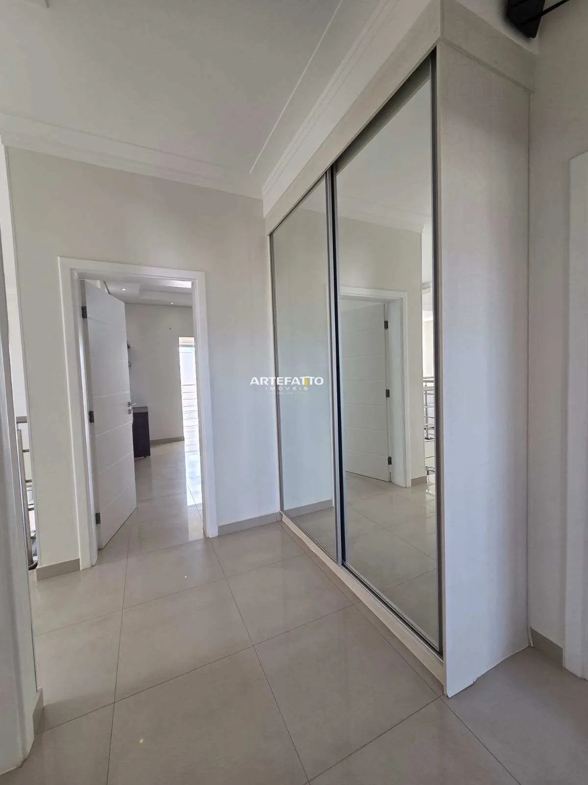Imagem Sobrado à venda em Franca, Jardim Piratininga, com 4 quartos, 340m2