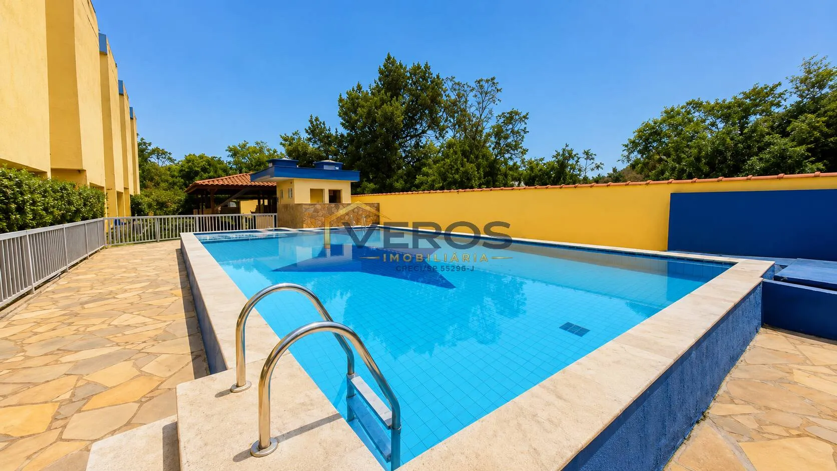 Imagem Apartamento com 2 quartos e piscina a venda na Martim de Sá em Caraguá