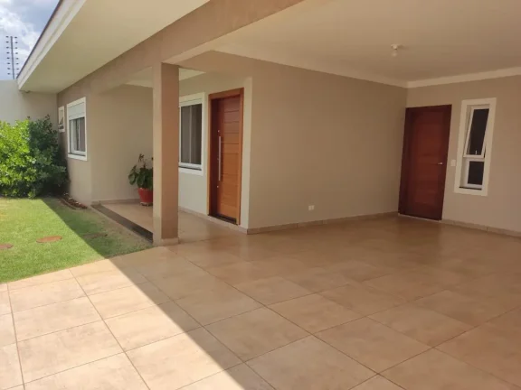 Imagem Casa com Piscina à venda em Cascavel, Recanto Tropical - 214m²