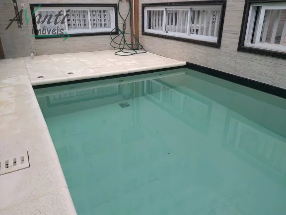 Imagem Casa sobreposta à venda no bairro Embaré em Santos/SP