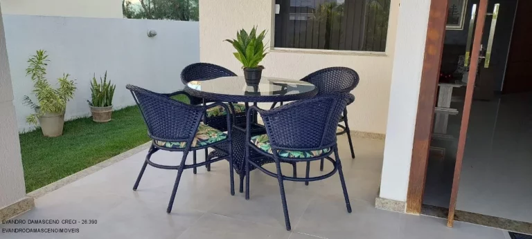 Imagem Casa de luxo em condomínio à venda em Camaçari-BA, Vila de Abrantes: 4 quartos, 4 suítes, 2 salas, 2 banheiros, 3 vagas, 290m².