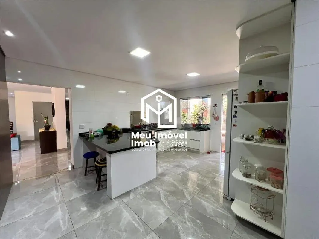 Imagem Condomínio Jardins Casa 4 Quartos 3 Suítes 2 Vagas 350m²